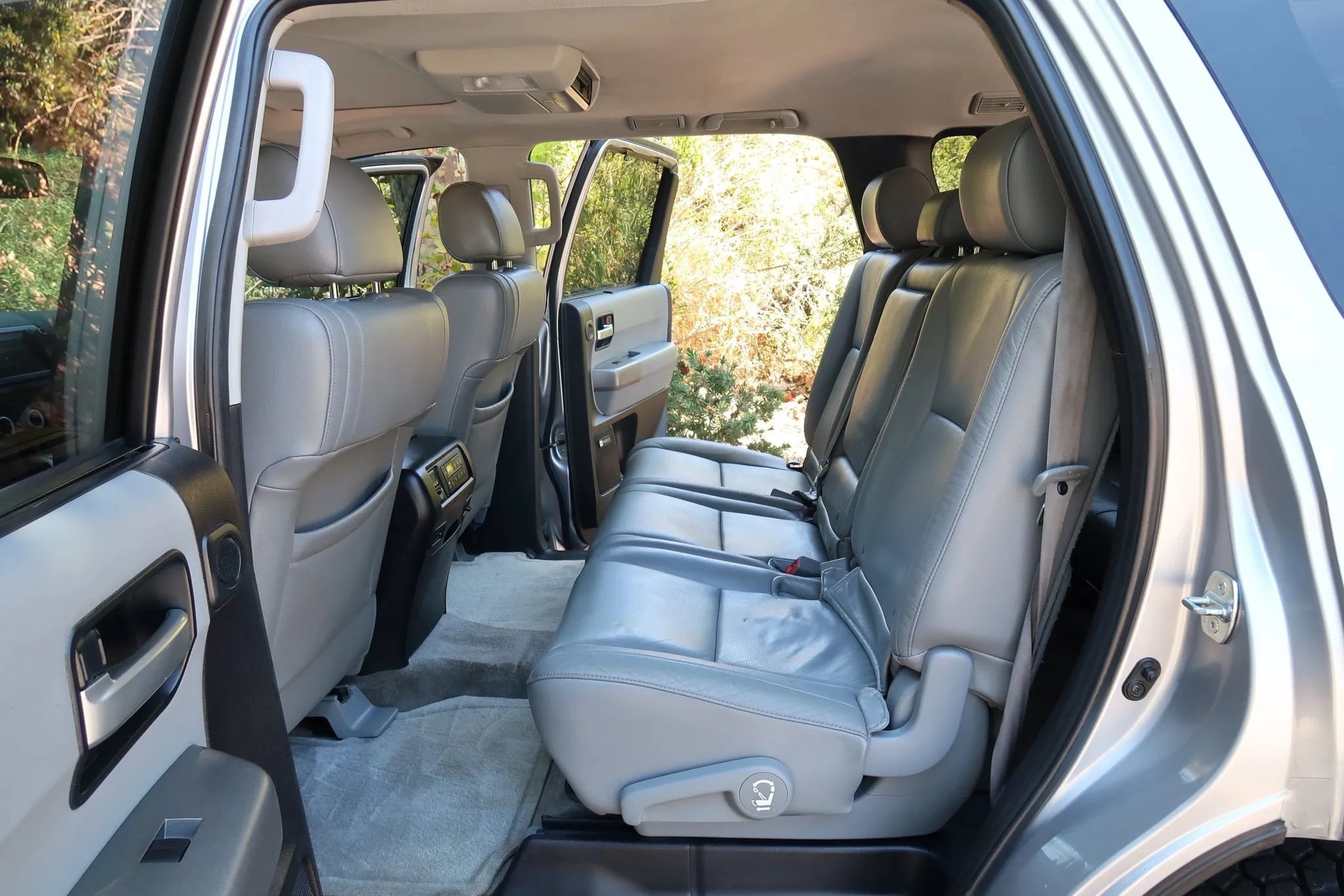 Used 2010 Toyota Sequoia Limited RWD image 15