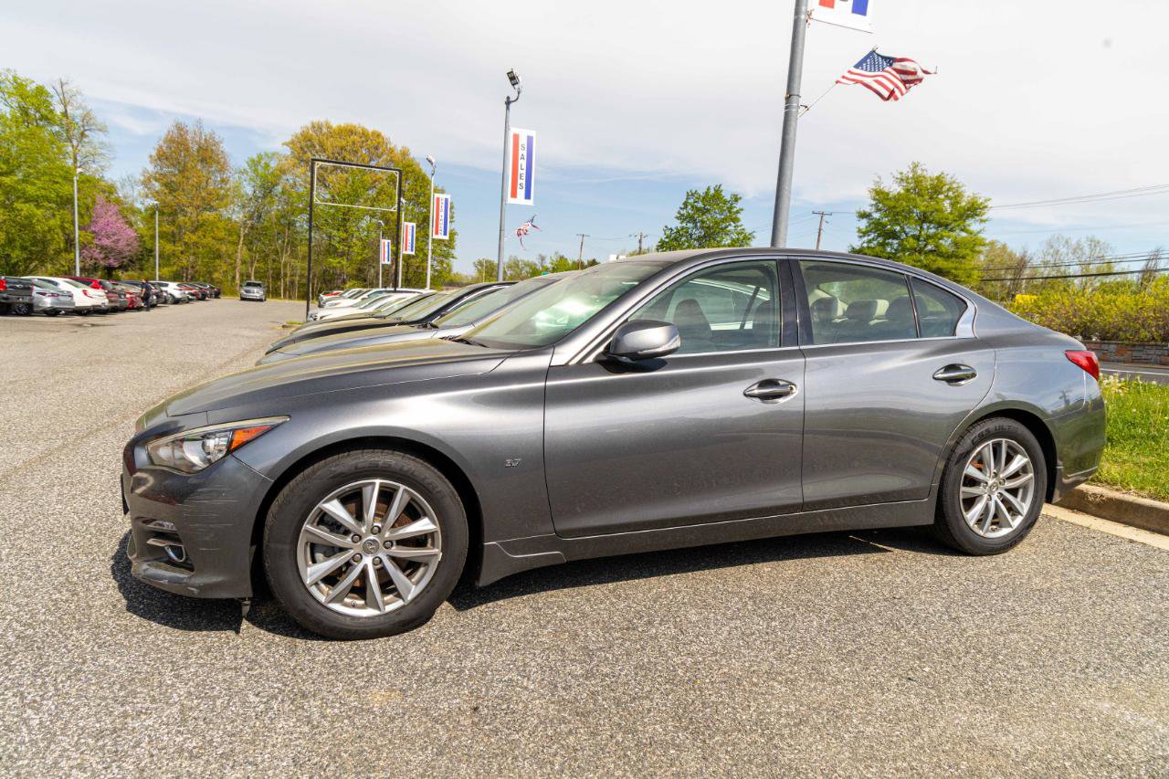 Used 2015 INFINITI Q50 Premium w/ Navigation Package AWD/4WD image 3