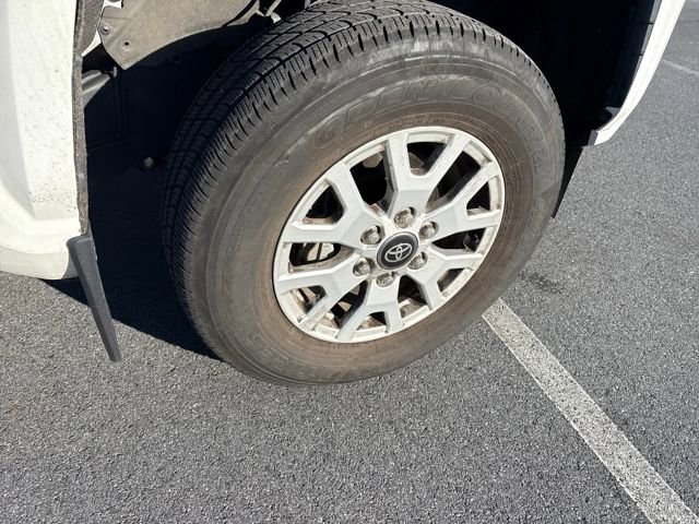 Used 2024 Toyota Tacoma SR image 11