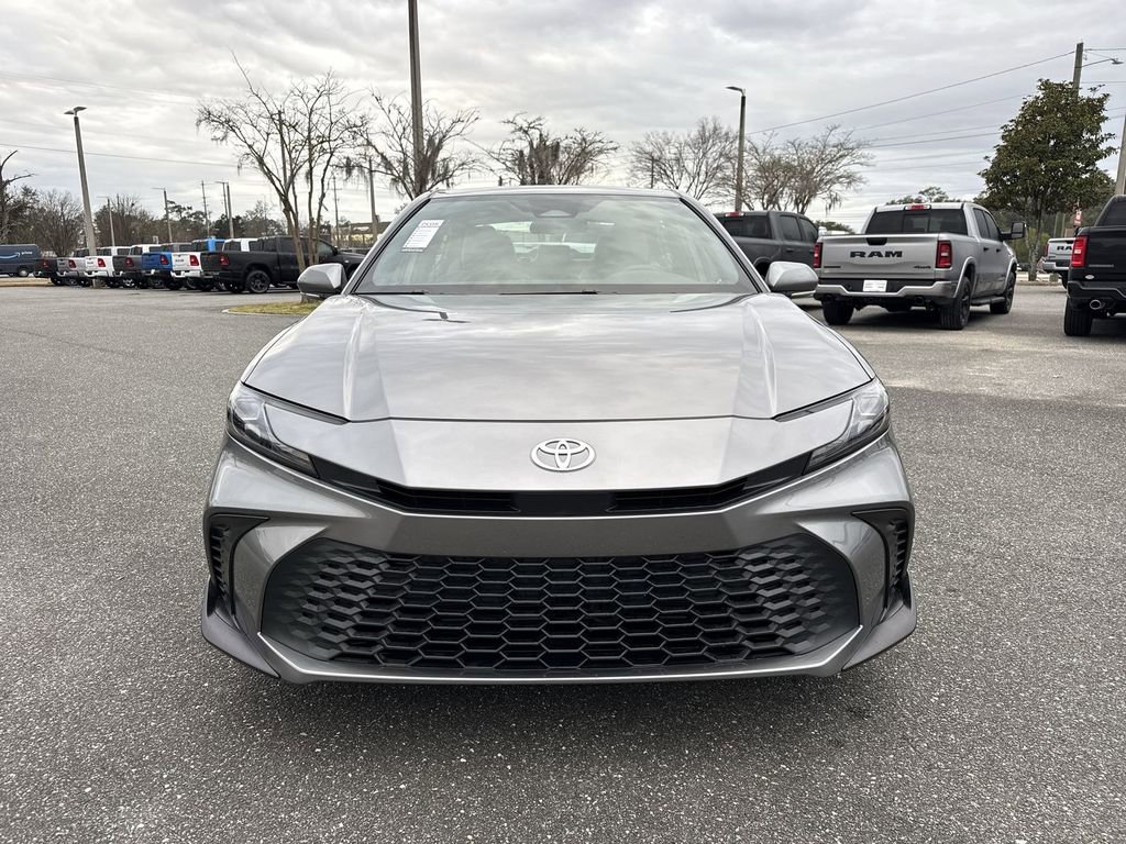 Used 2025 Toyota Camry SE image 8