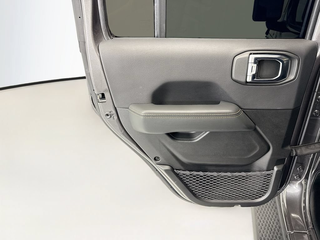 Used 2025 Jeep Wrangler Unlimited Sahara AWD/4WD image 25