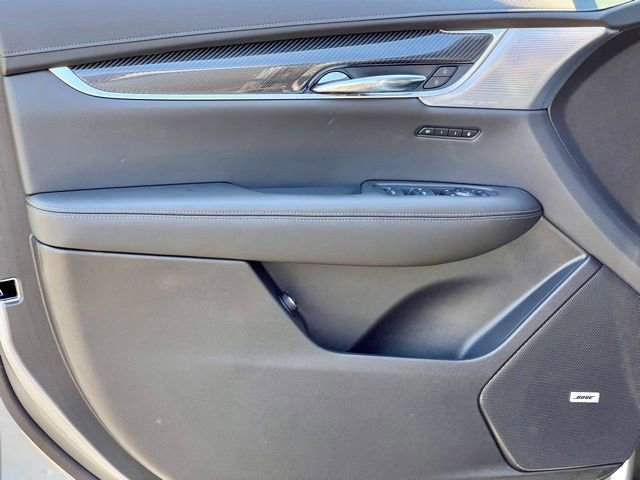 New 2024 Cadillac XT6 Sport w/ LPO, Onyx Lite Package image 16