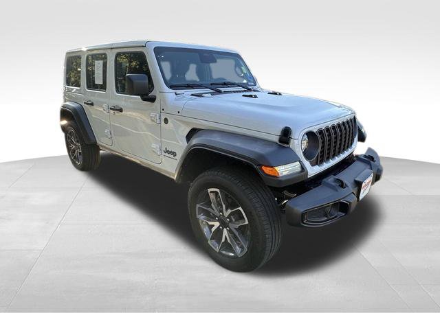 Used 2025 Jeep Wrangler Unlimited Sport S 4xe w/ Convenience Group AWD/4WD image 9