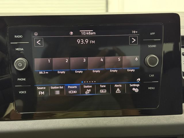 Used 2025 Volkswagen Jetta SE FWD image 17