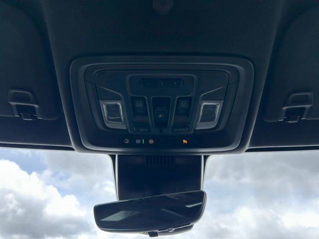 Used 2024 GMC Sierra 3500 Denali Ultimate AWD/4WD image 17