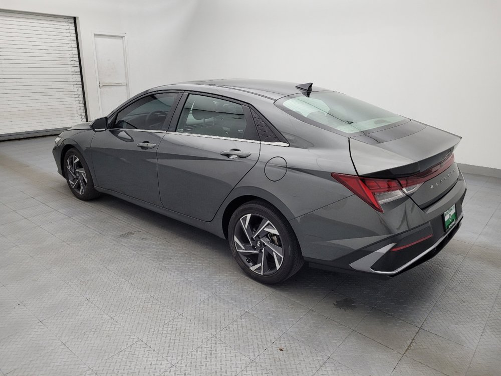 Used 2024 Hyundai Elantra SEL w/ Convenience Package FWD image 3