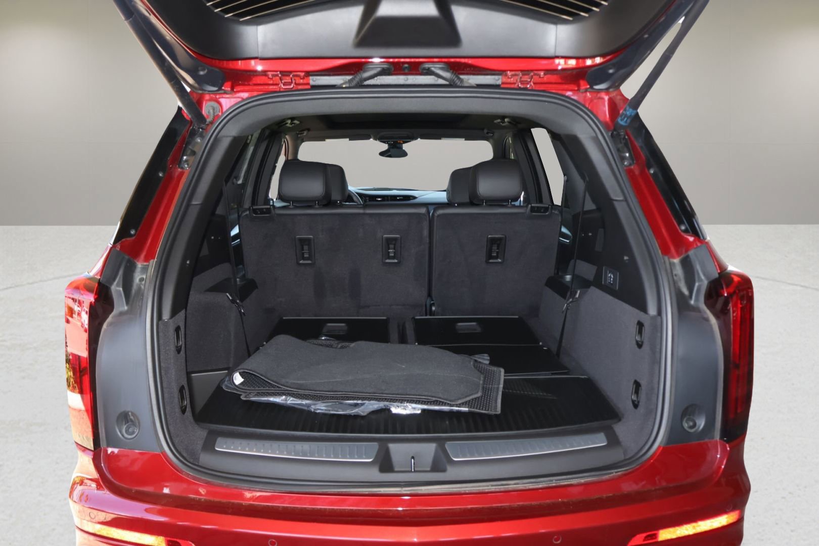 New 2025 Cadillac XT6 Luxury w/ LPO, Floor Liner Package AWD/4WD image 17