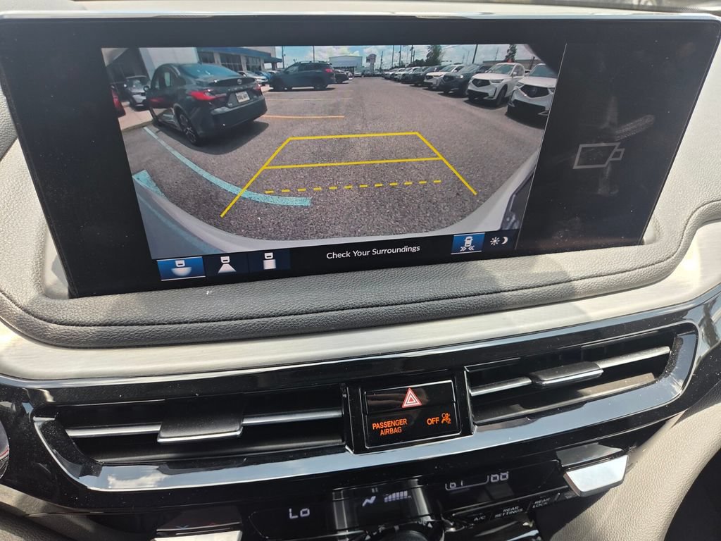 Used 2025 Acura MDX FWD image 16