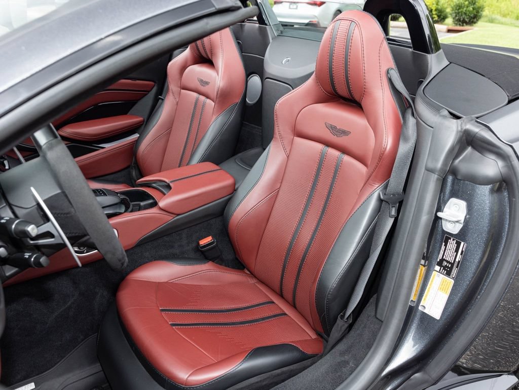 Used 2021 Aston Martin V8 Vantage Roadster RWD image 23