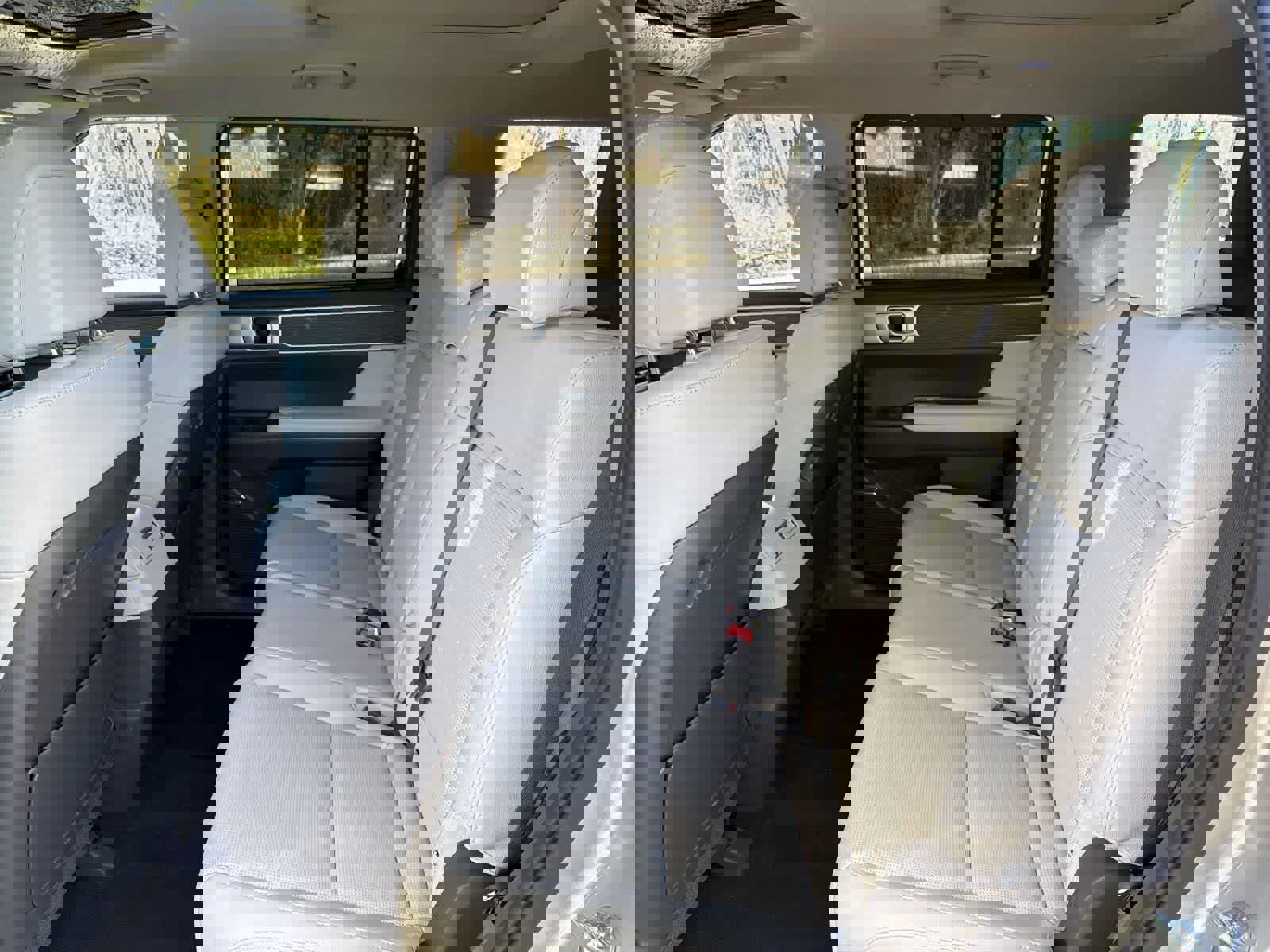 Certified 2025 Hyundai Santa Fe Limited w/ Tow & Go Package image 29