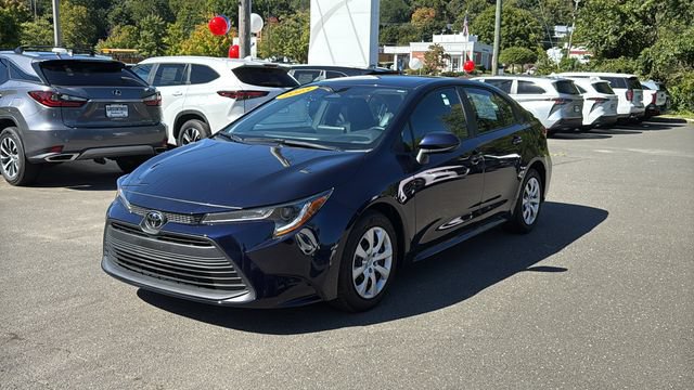 Used 2023 Toyota Corolla LE w/ Carpet Mat Package (TMS) FWD image 3