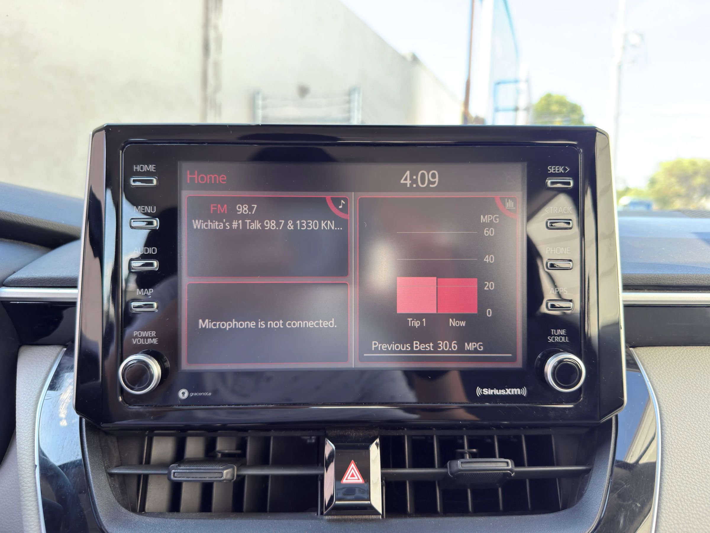 Used 2021 Toyota Corolla LE image 13