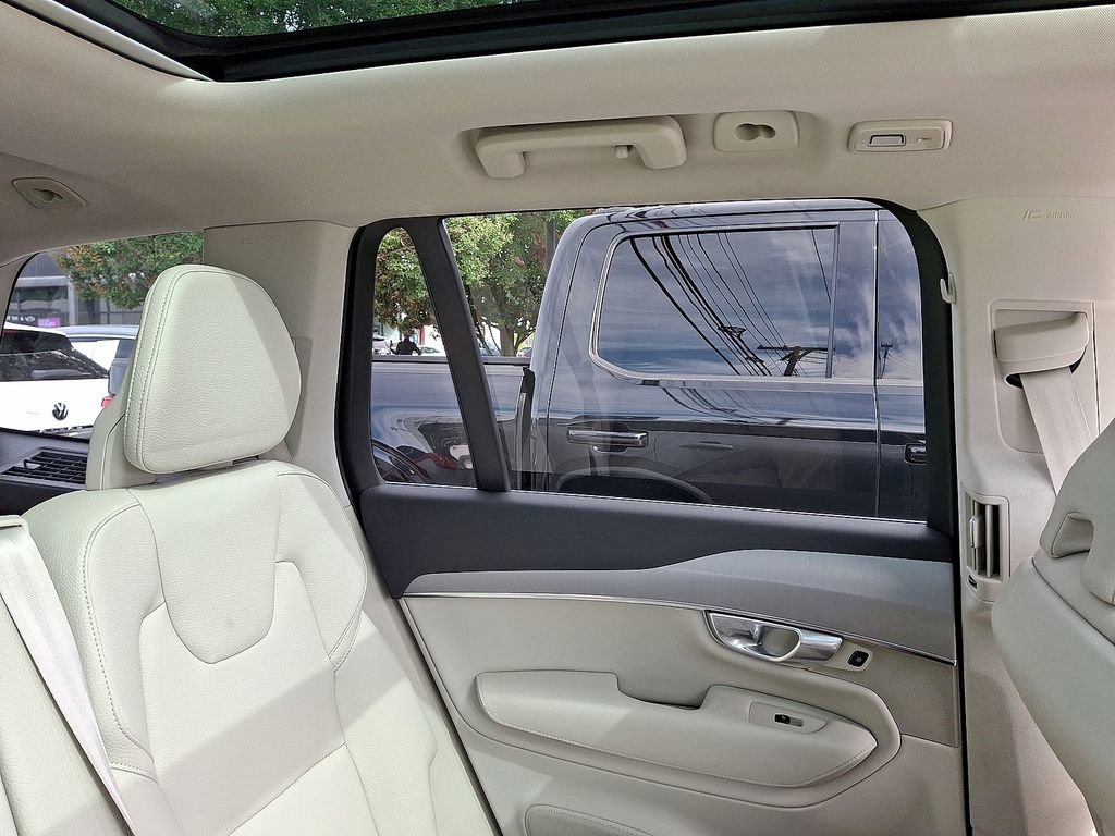 Used 2023 Volvo XC90 B5 Core w/ Protection Package Premier AWD/4WD image 14