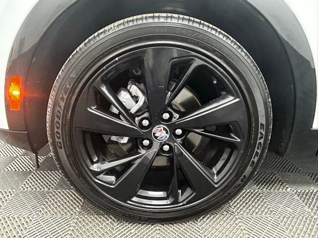 Used 2023 Buick Envision Essence w/ Sport Touring Package image 19