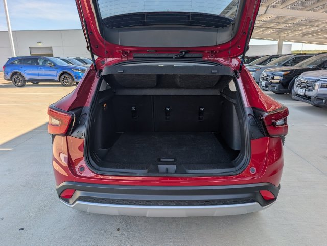 Used 2026 Chevrolet Trax LT FWD image 28