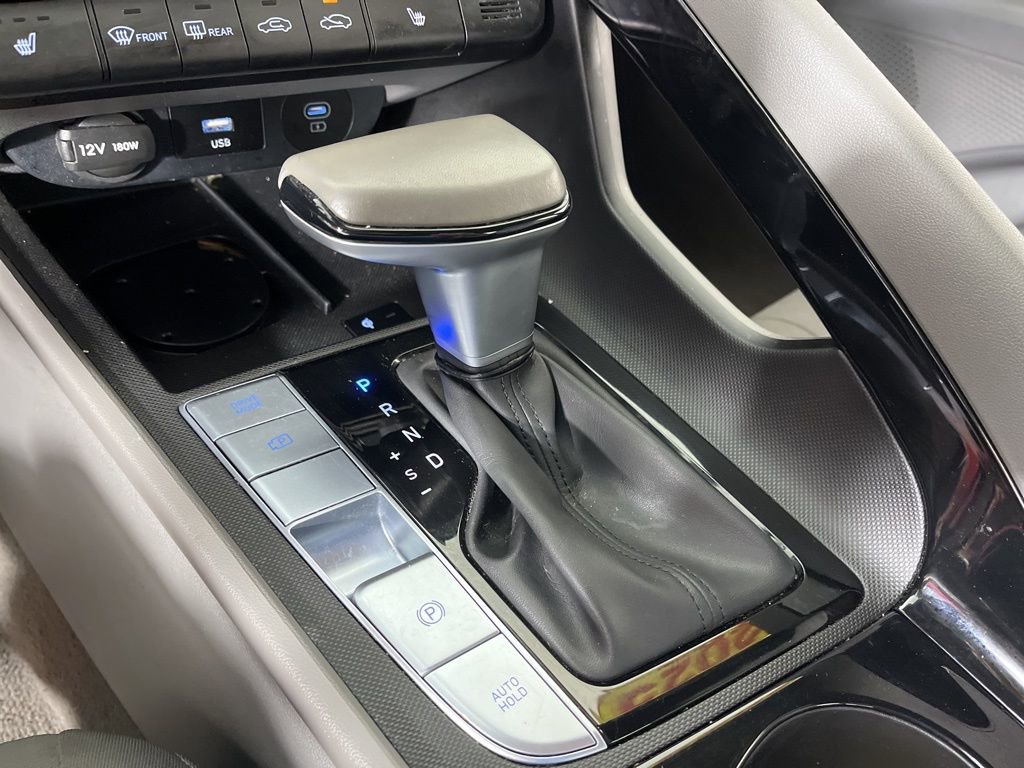 Used 2025 Hyundai Elantra SEL image 31
