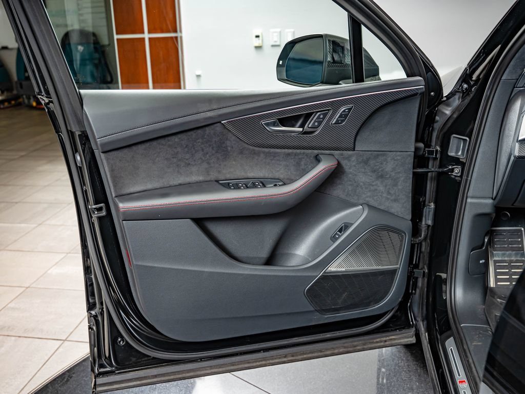 Used 2025 Audi SQ7 Prestige AWD/4WD image 24