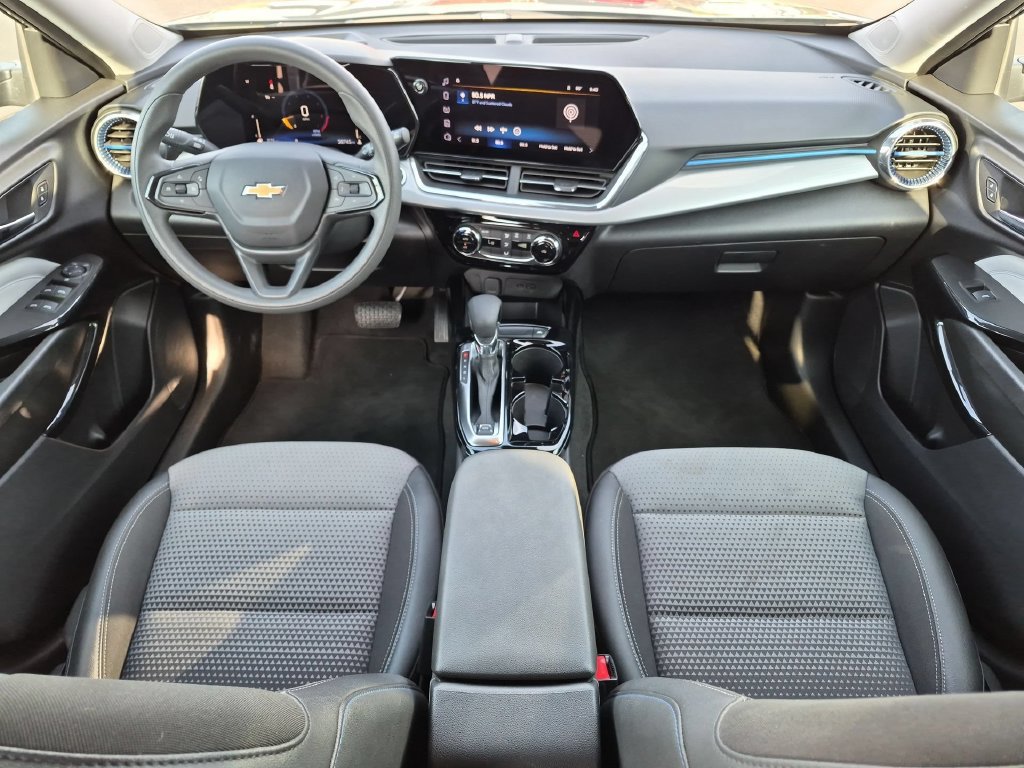 Certified 2025 Chevrolet Trax LT FWD image 18