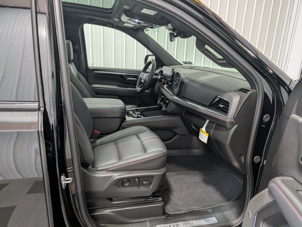 Used 2025 Chevrolet Tahoe RST w/ RST Capability Package AWD/4WD image 31