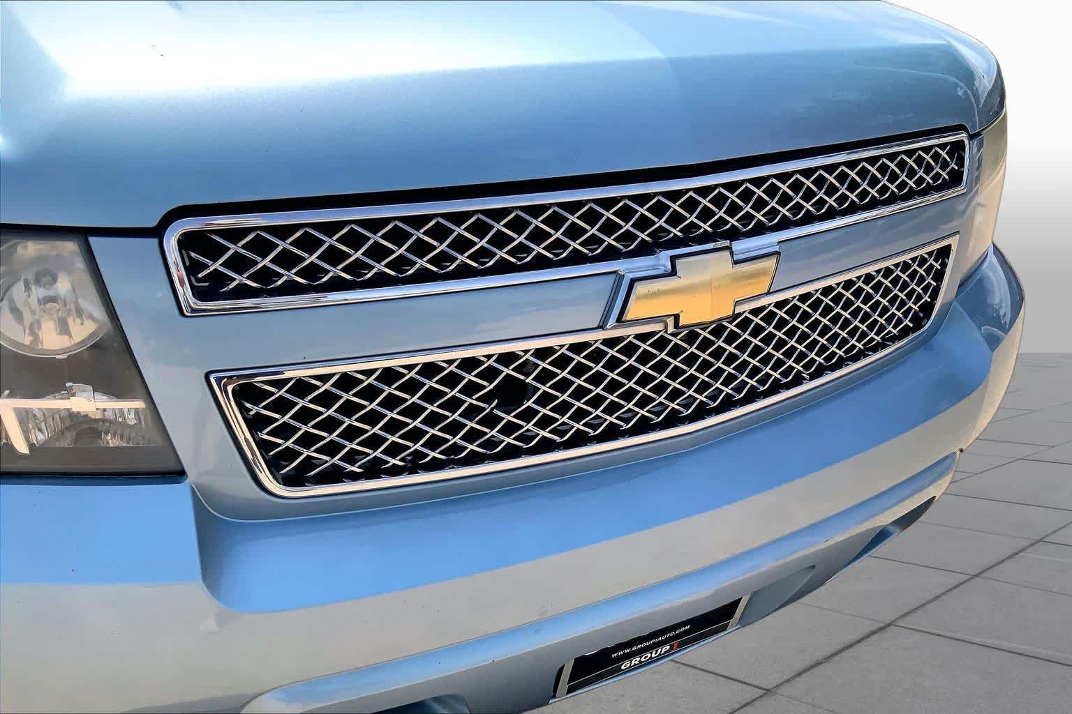 Used 2011 Chevrolet Suburban LTZ AWD/4WD image 36