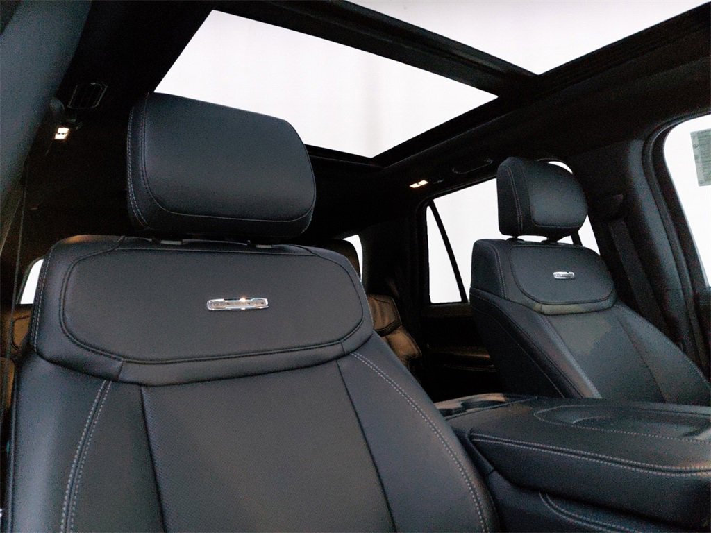 New 2025 Ford Expedition Platinum w/ Stealth Performance Package image 15