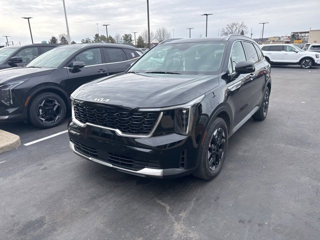 Used 2024 Kia Sorento S w/ Panoramic Sunroof Package image 2