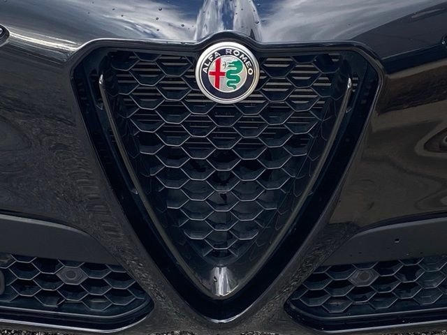 Used 2023 Alfa Romeo Stelvio Veloce image 11