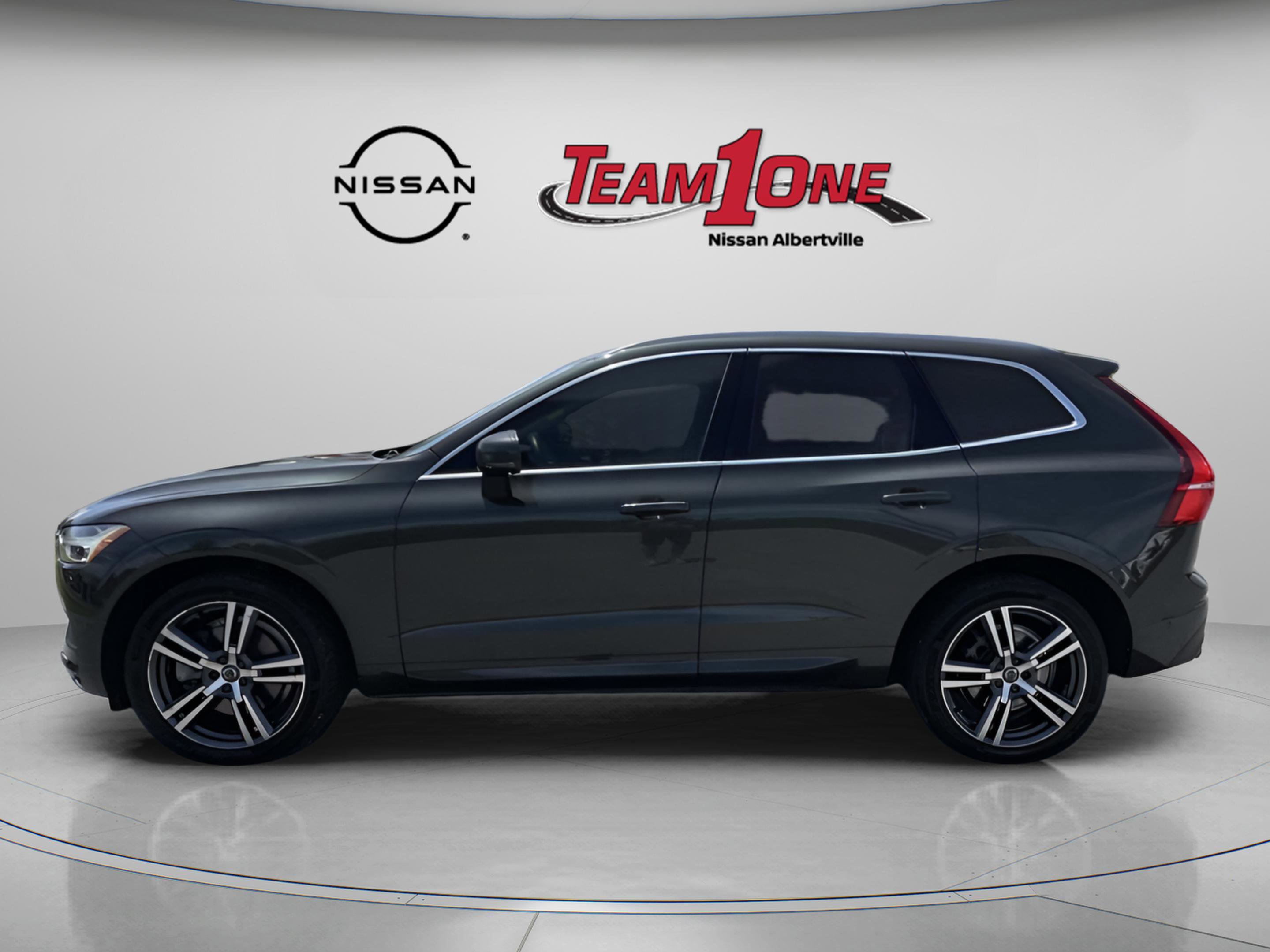 Used 2018 Volvo XC60 T6 Momentum w/ Vision Package AWD/4WD image 5