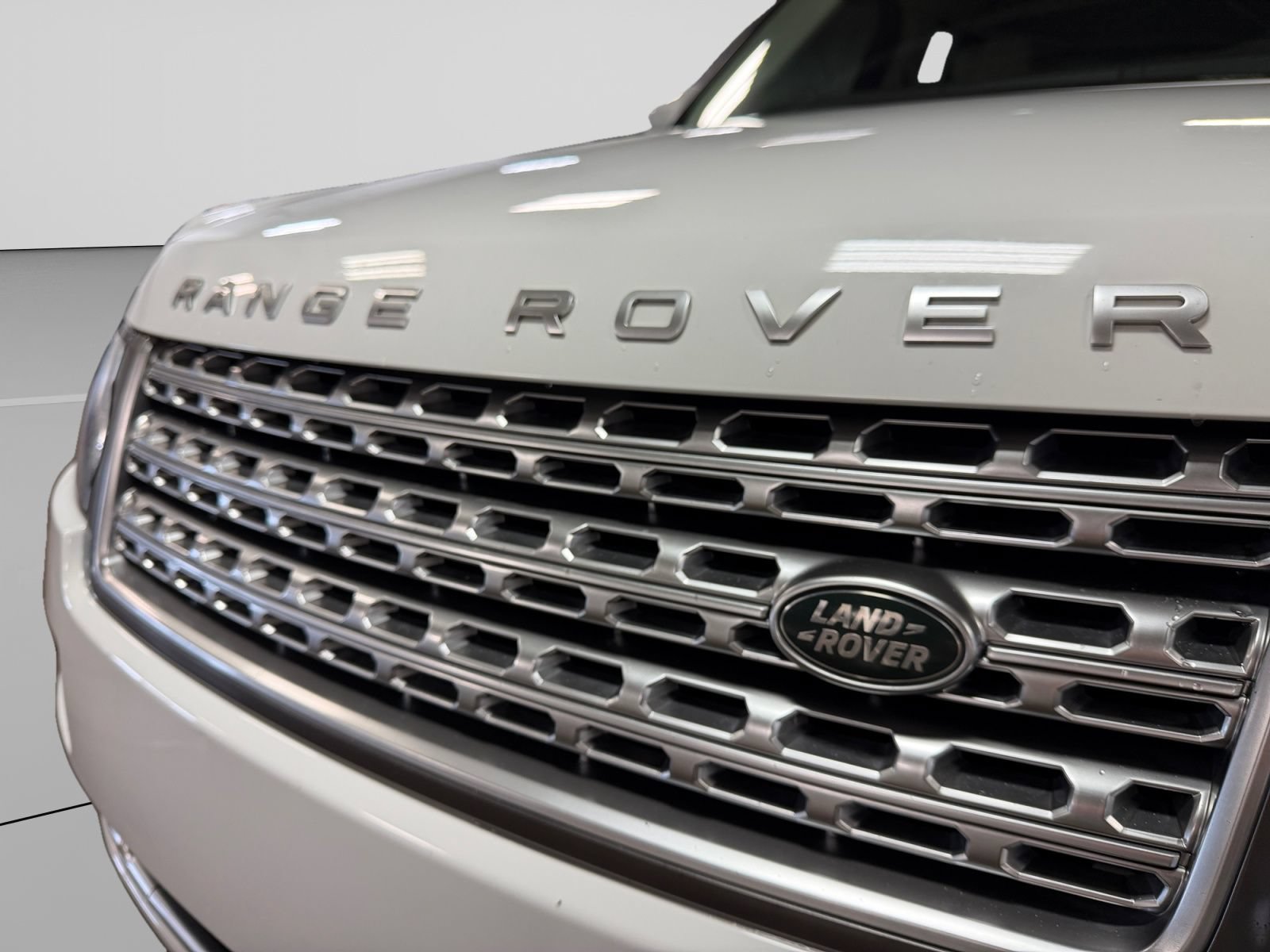 Used 2015 Land Rover Range Rover Supercharged AWD/4WD image 42