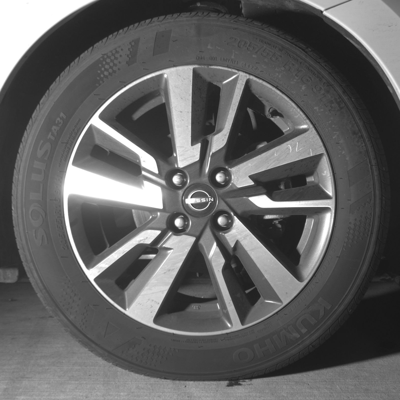 Used 2025 Nissan Versa SV FWD image 13