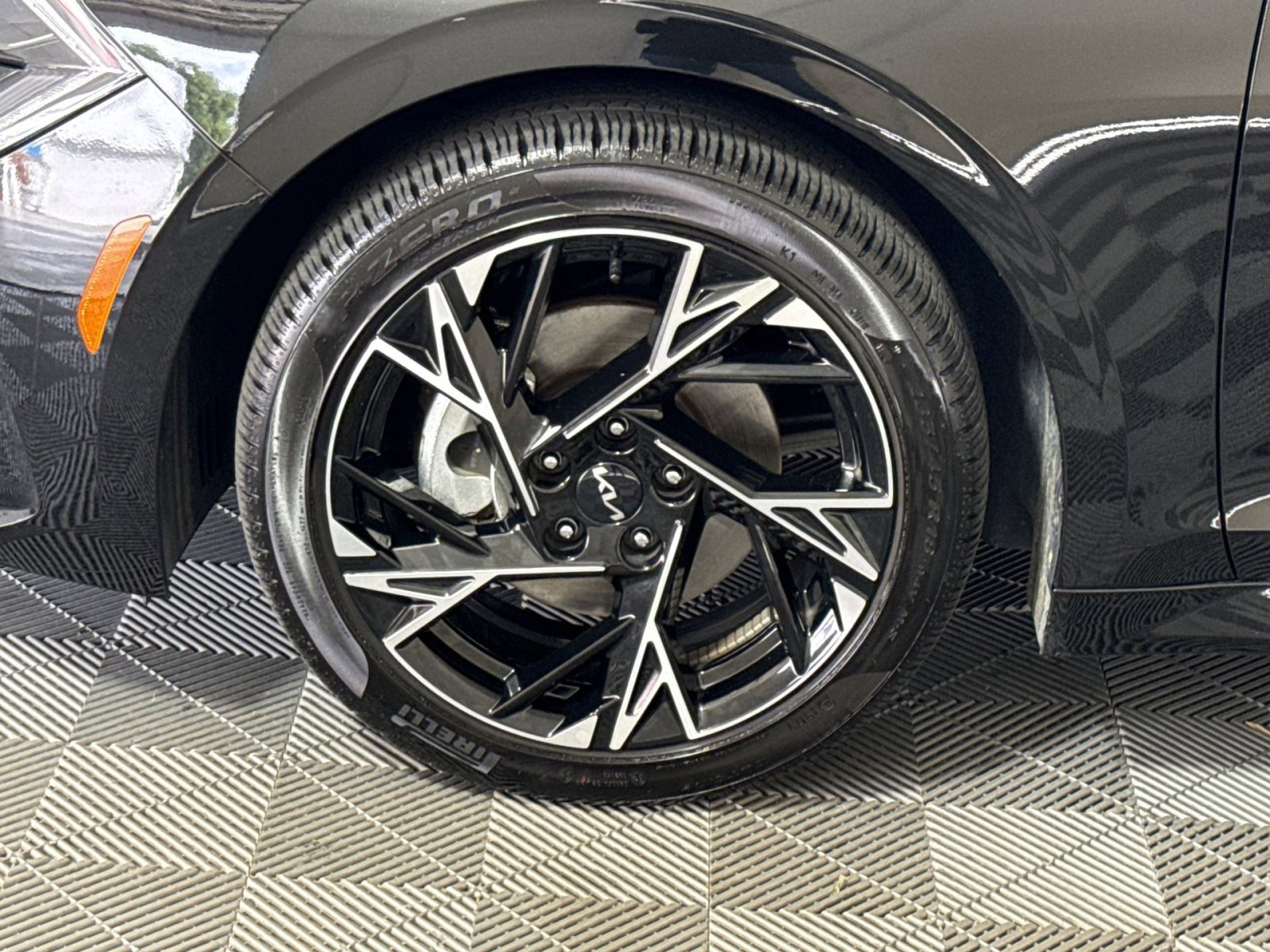 Used 2025 Kia K5 GT-Line AWD/4WD image 12
