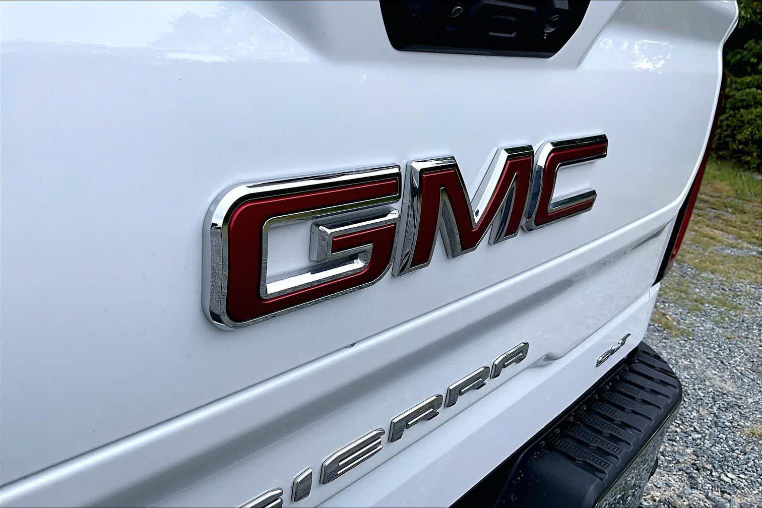Used 2026 GMC Sierra 1500 SLT AWD/4WD image 30