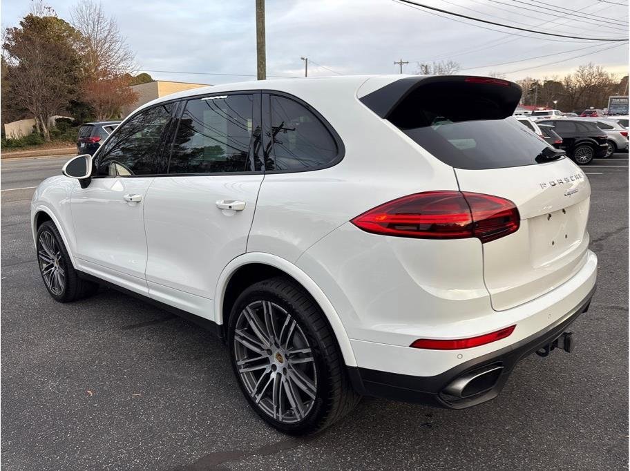 Used 2017 Porsche Cayenne Platinum Edition image 4