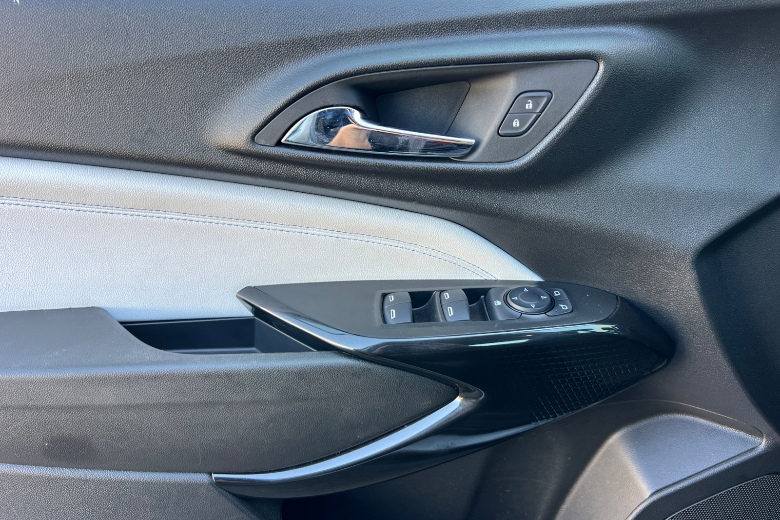 Certified 2024 Chevrolet Trax LT image 11