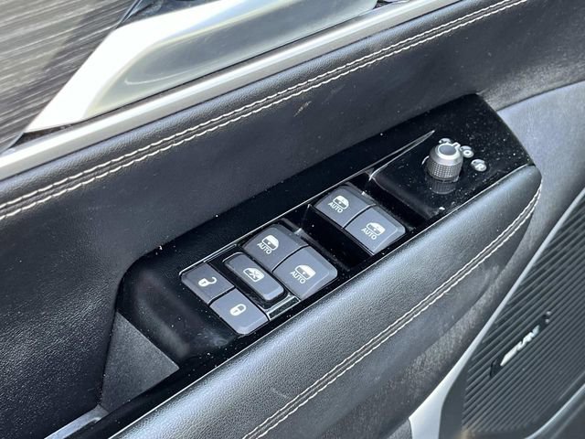 Used 2024 Jeep Wagoneer Series III AWD/4WD image 28