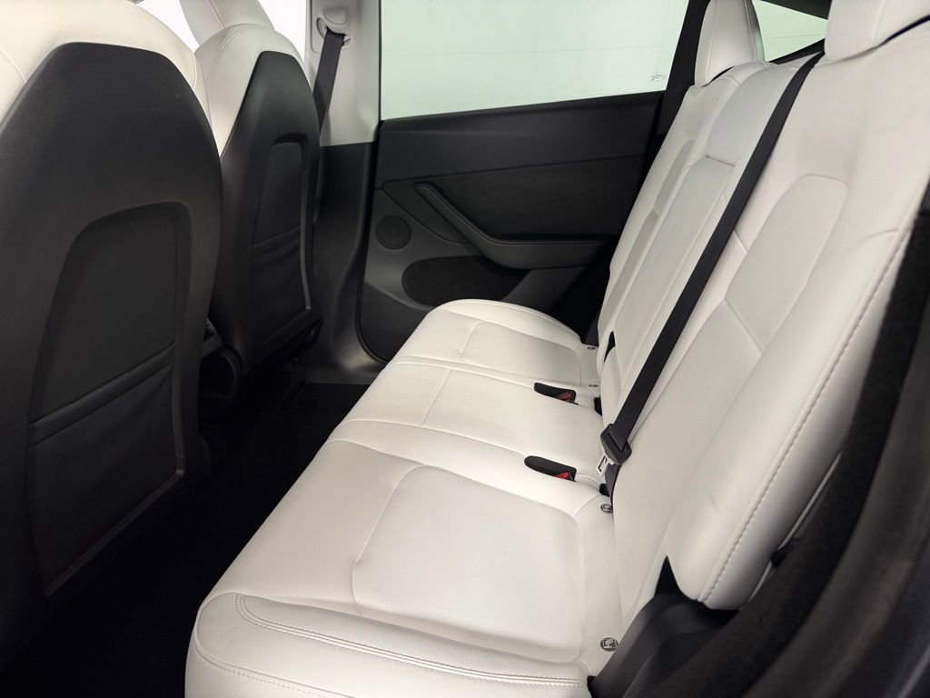 Used 2024 Tesla Model Y Long Range image 25