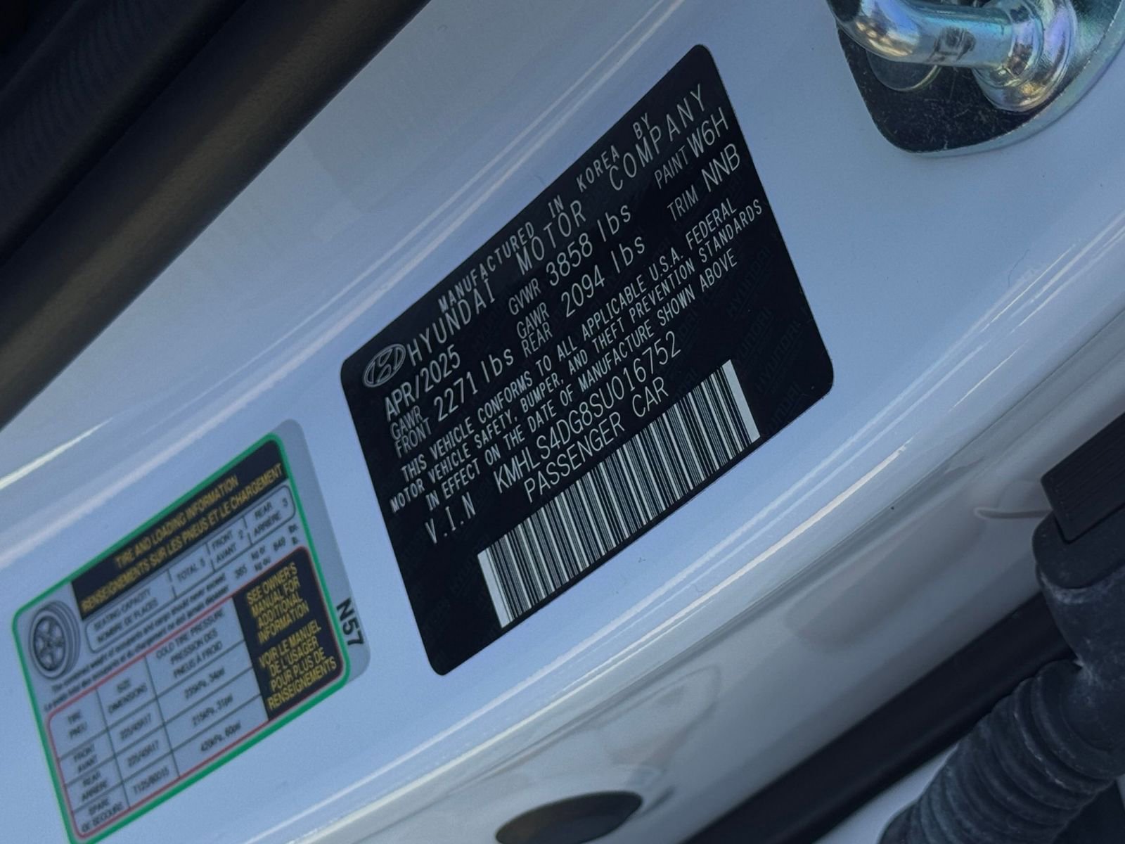 Used 2025 Hyundai Elantra SEL FWD image 31