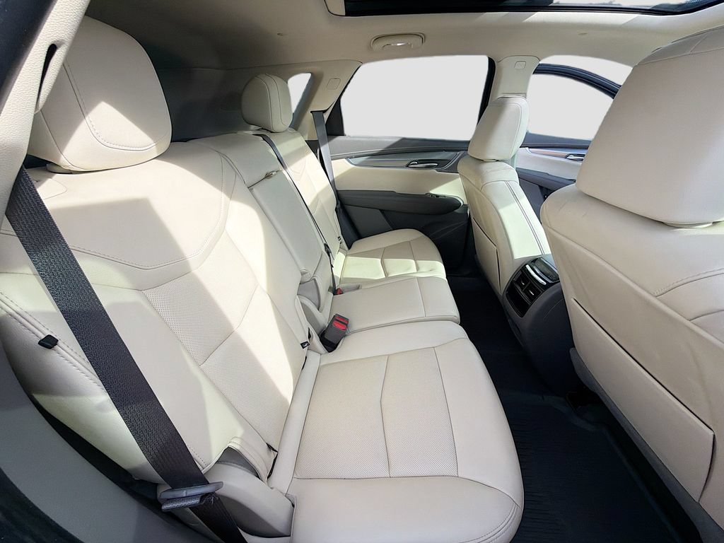 Used 2022 Cadillac XT5 Premium Luxury w/ Technology Package AWD/4WD image 29