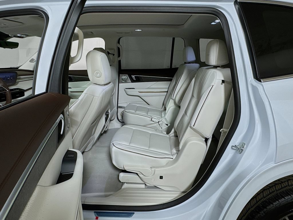 New 2026 Buick Enclave Avenir w/ Super Cruise Package AWD/4WD image 13
