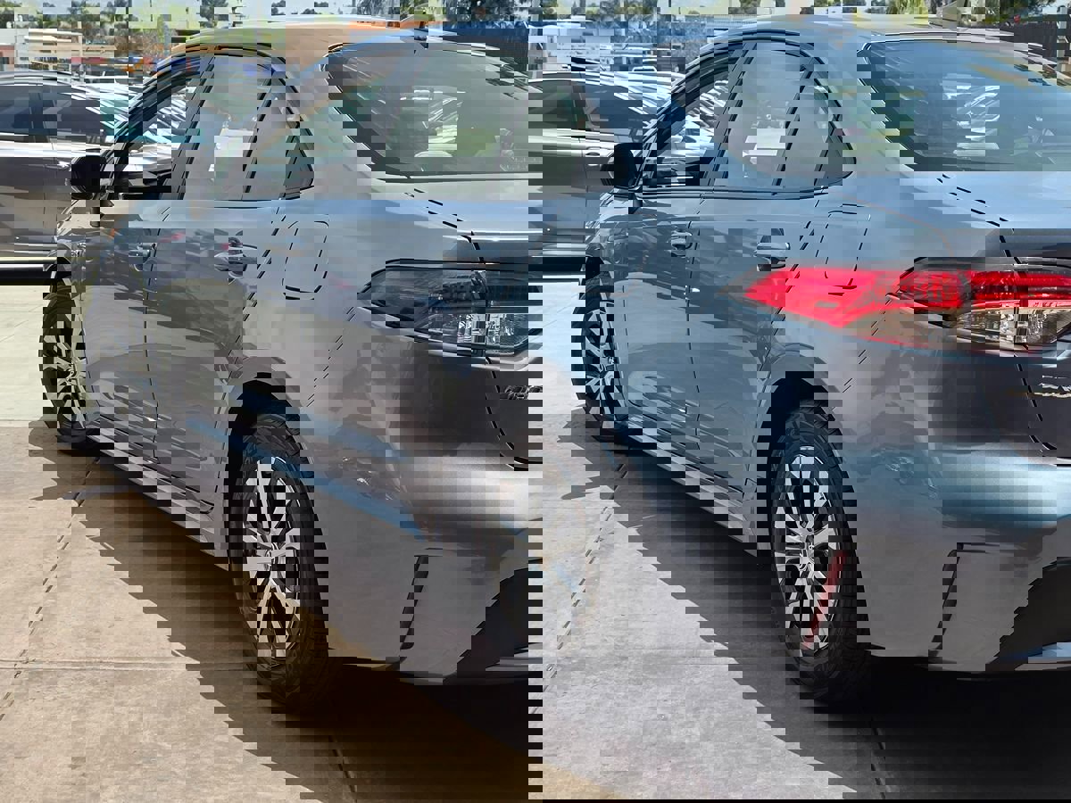 Used 2020 Toyota Corolla LE image 11