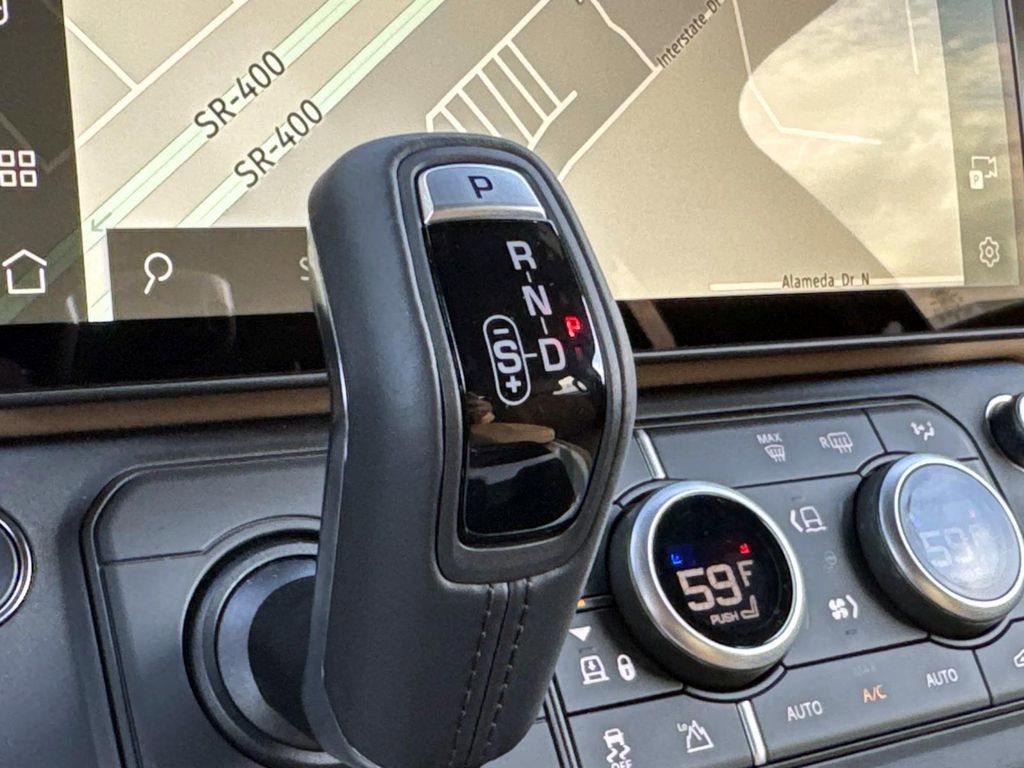 New 2026 Land Rover Defender 130 X-Dynamic SE image 23