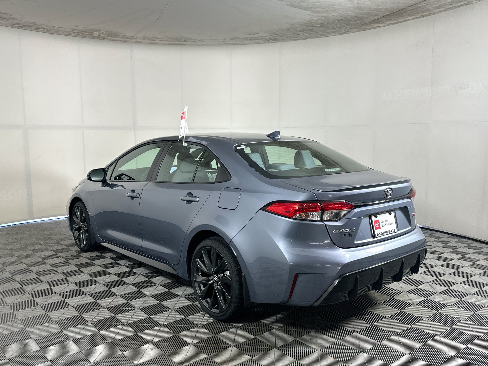Certified 2025 Toyota Corolla SE FWD image 5