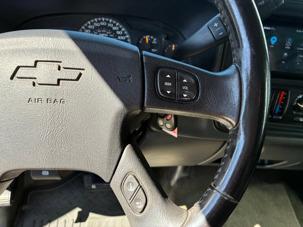 Used 2006 Chevrolet Silverado 2500 LT w/ Heavy-Duty Power Package AWD/4WD image 18