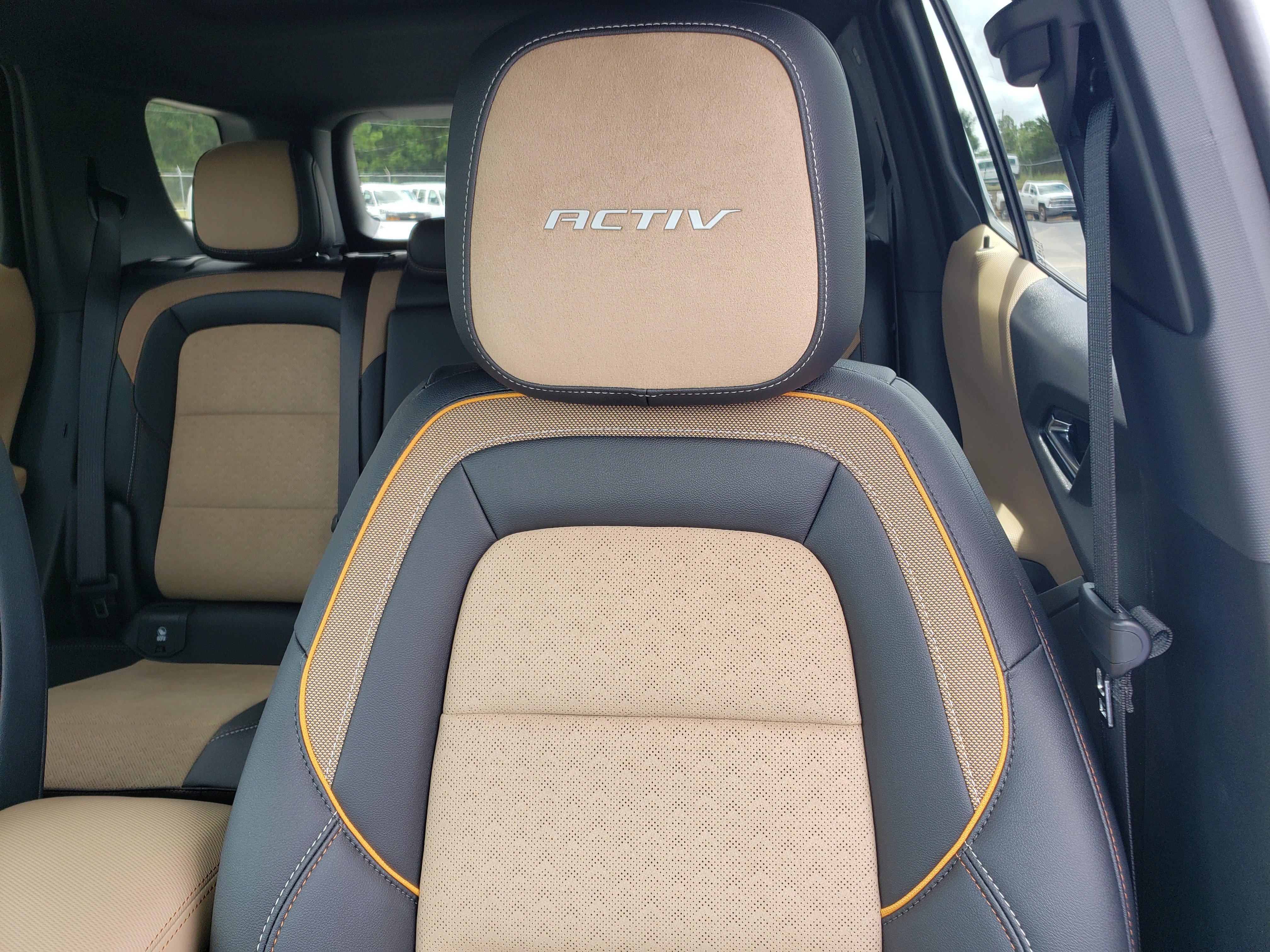New 2026 Chevrolet Equinox ACTIV w/ Convenience Package III FWD image 39