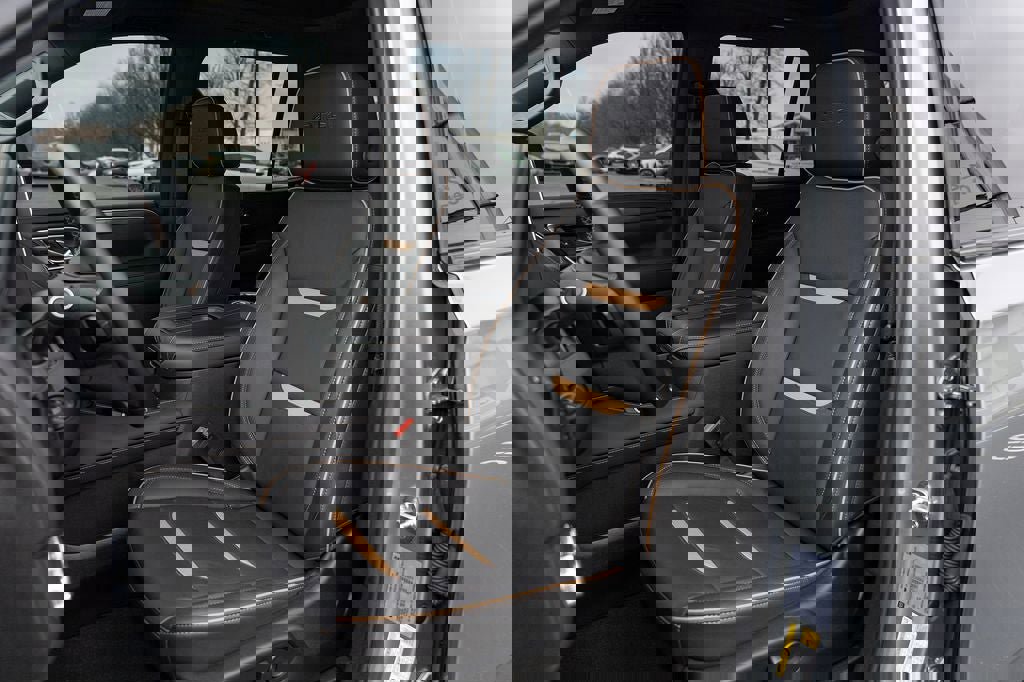 Used 2024 GMC Yukon AT4 w/ AT4 Premium Package image 34