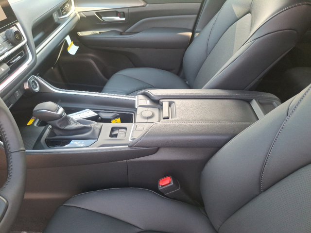 New 2026 Toyota Grand Highlander XLE FWD image 23