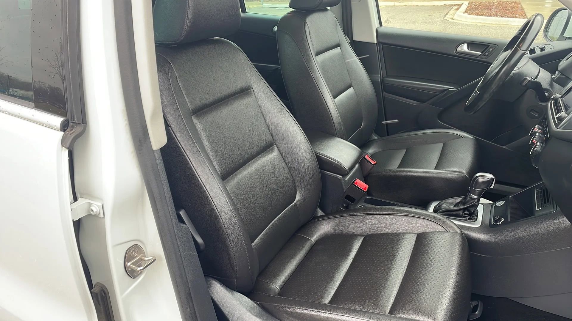 Used 2017 Volkswagen Tiguan Wolfsburg Edition AWD/4WD image 18