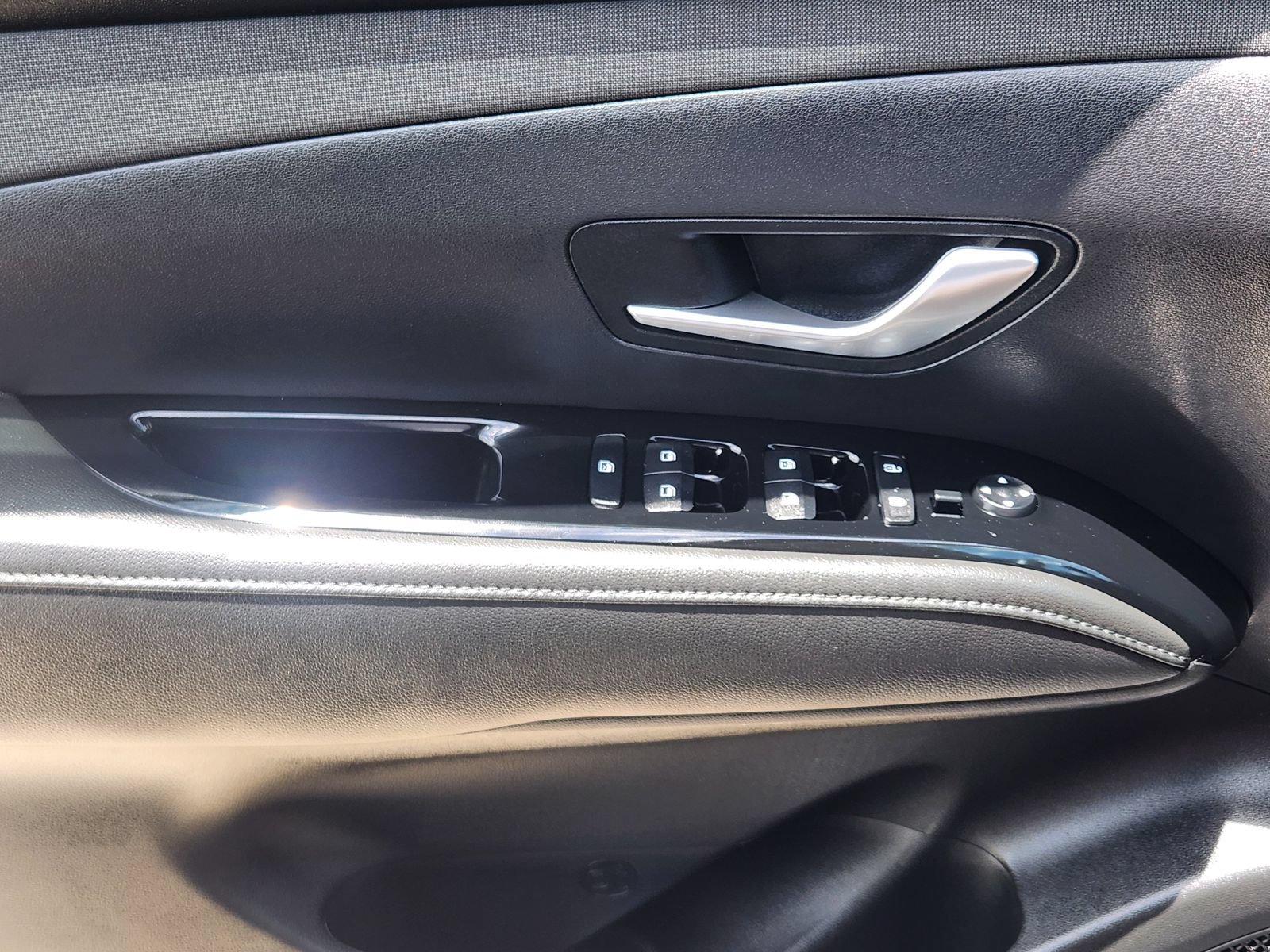 Used 2024 Hyundai Tucson Limited FWD image 25