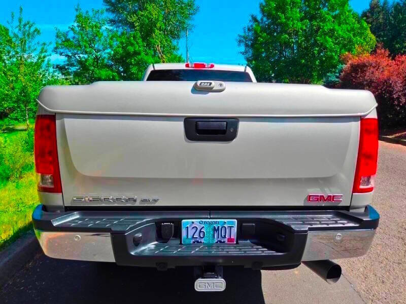 Used 2007 GMC Sierra 3500 SLT w/ Convenience Package image 8