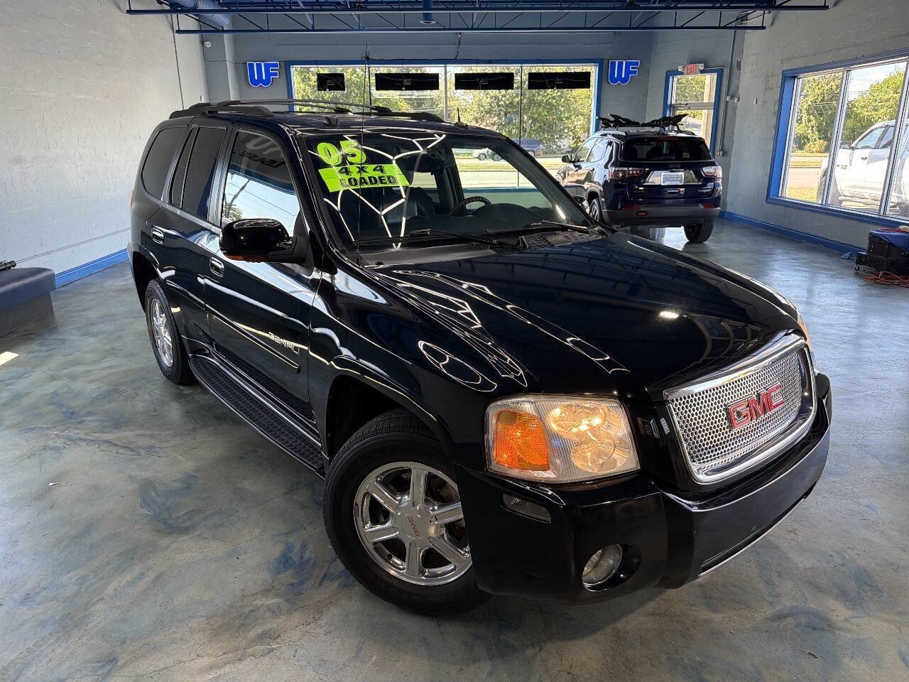 Used 2005 GMC Envoy Denali AWD/4WD image 4